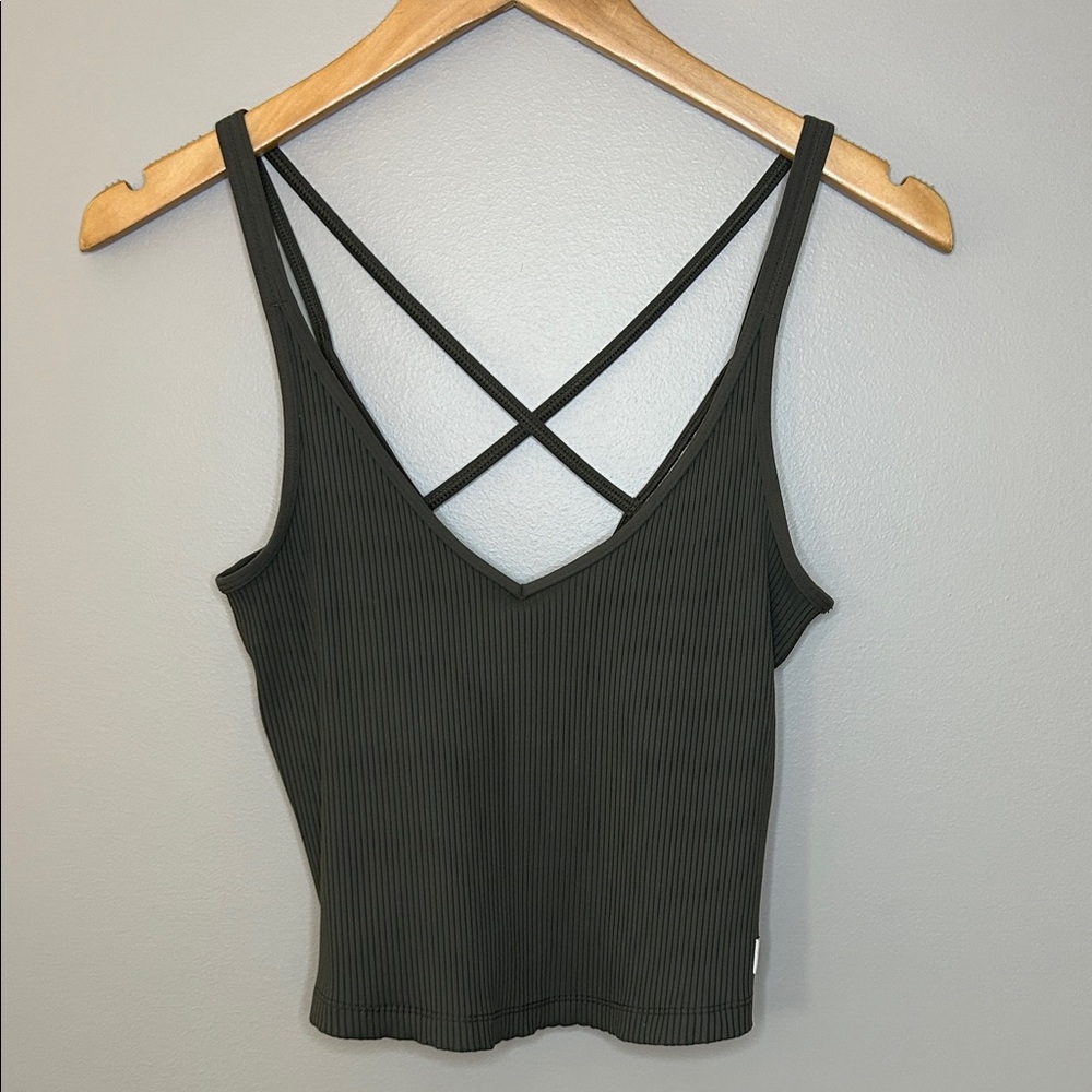 Vuori Ribbed Cropped Tank Top Size Small Olive Green